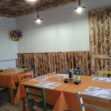Hostel Ostello La Sosta *