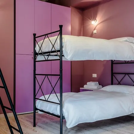 La Sosta Hostel *